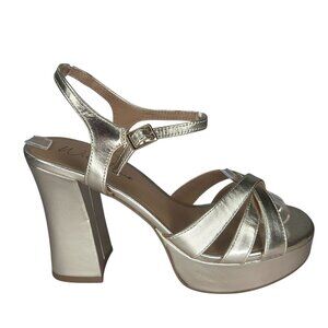 Wild Pair Women's Reemii Platform Sandals - Gold Smooth